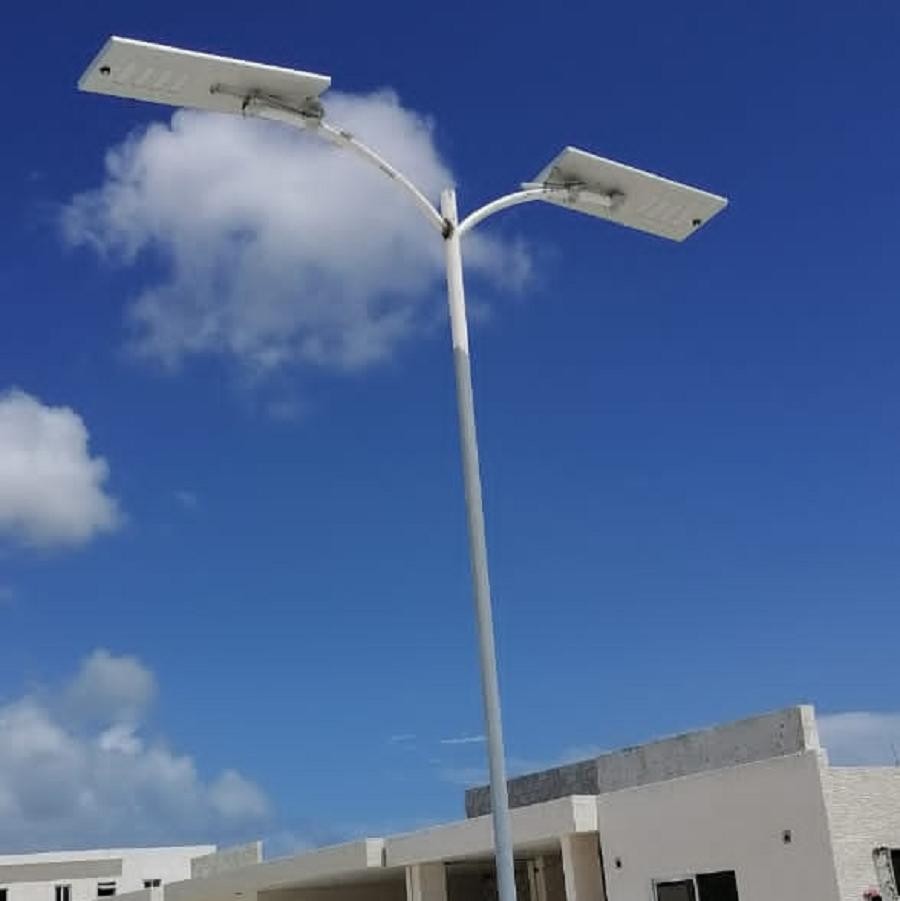 Farola solar todo en uno de 100 W en República Dominicana